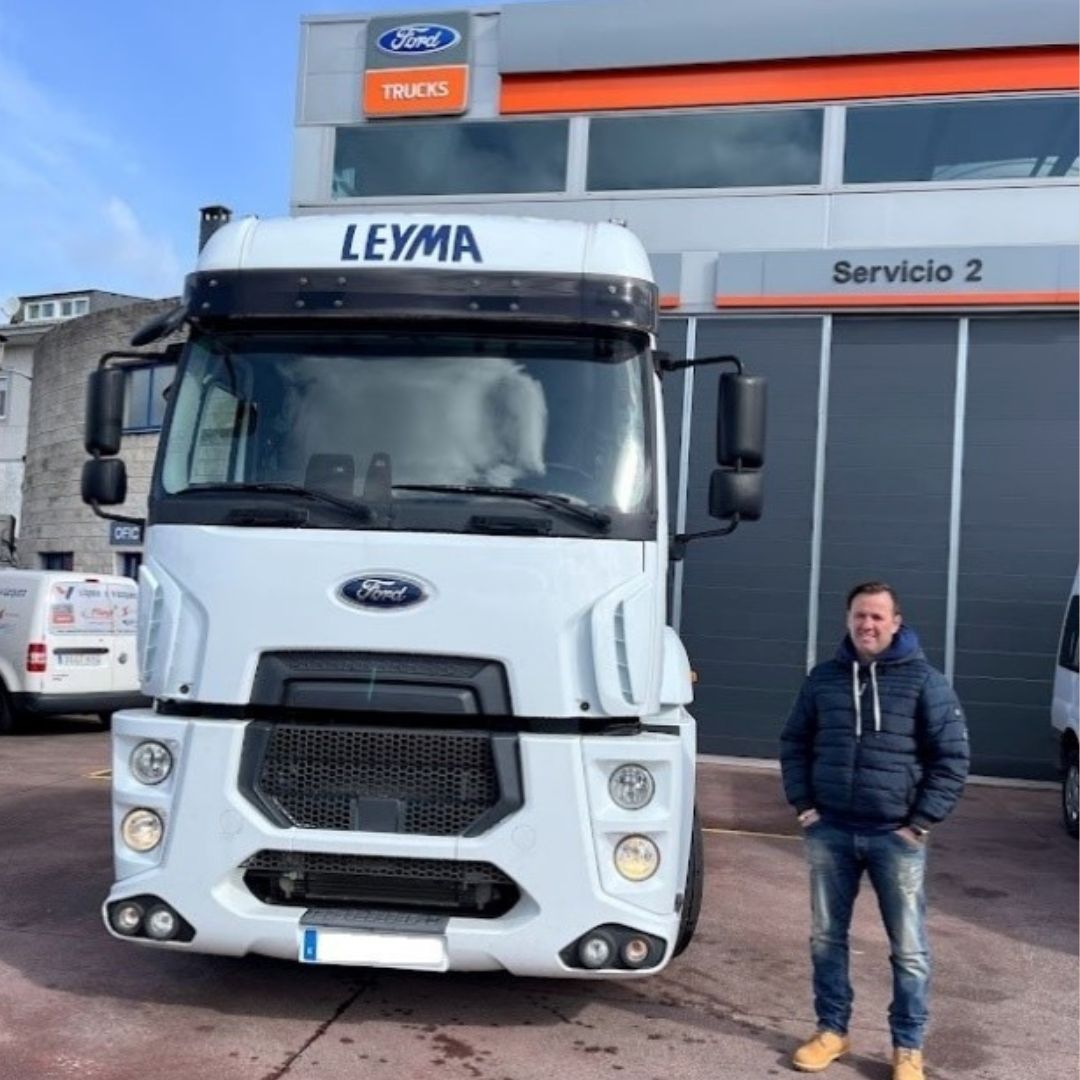 Entrega de un Ford 1848T