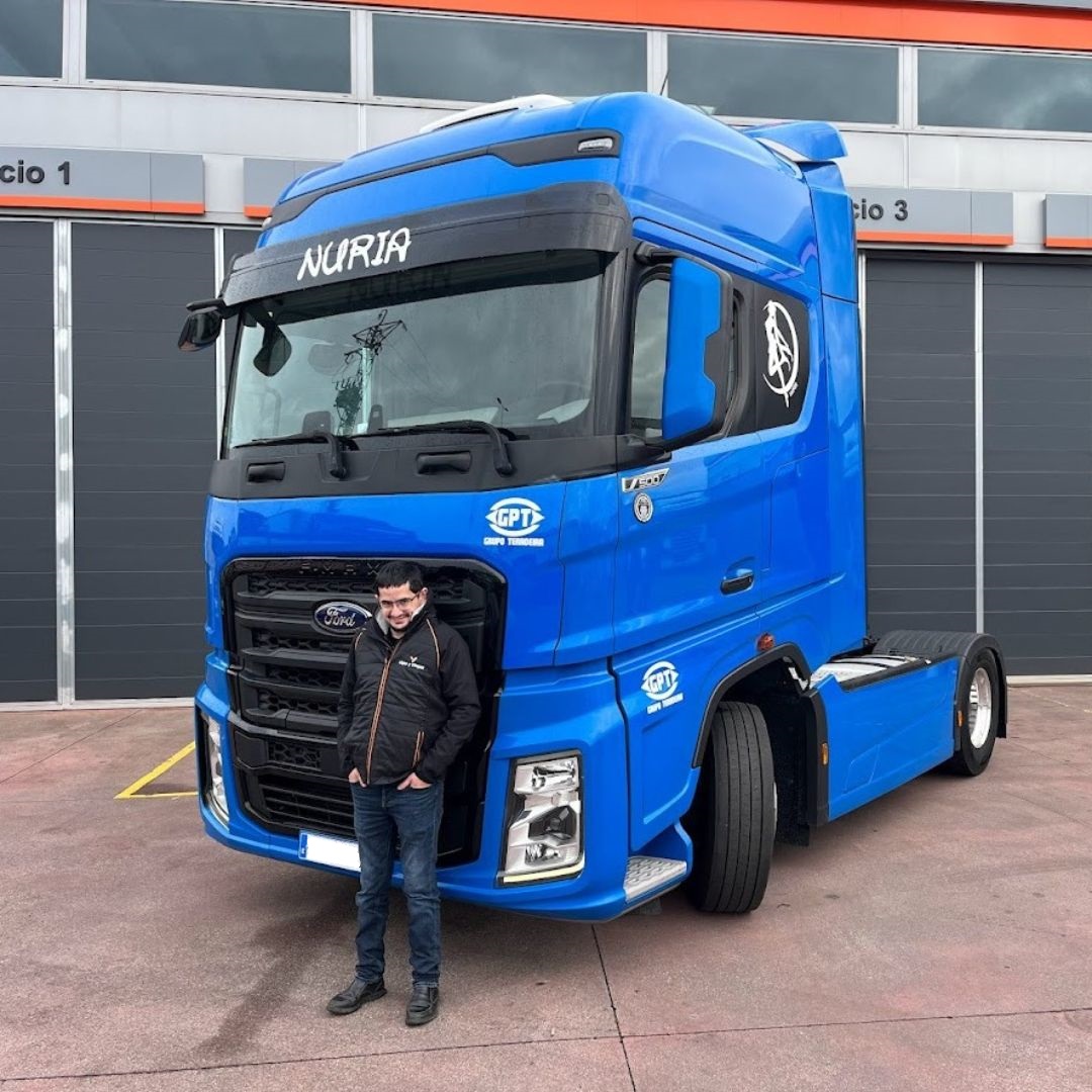 Entrega de un FORD F-MAX con acabado Luxury